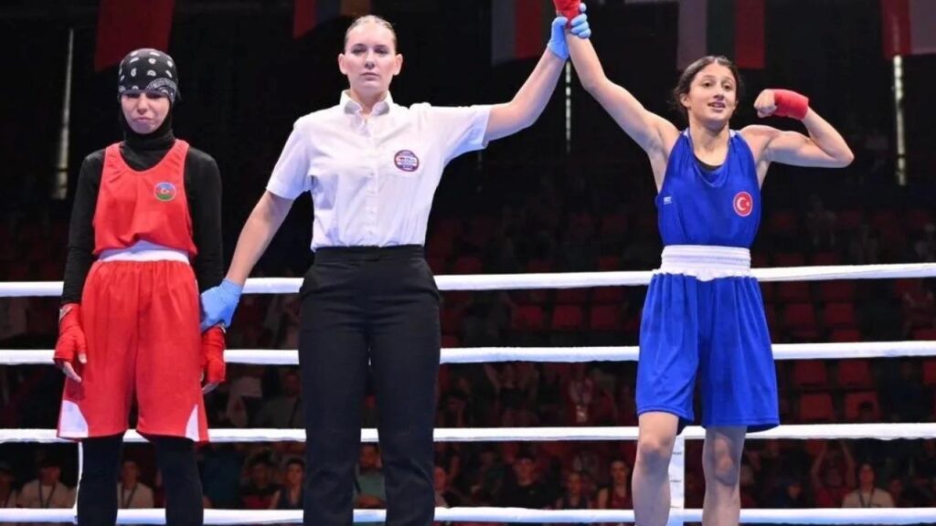 Bursalı boksör Sudem Temuçin Avrupa üçüncüsü