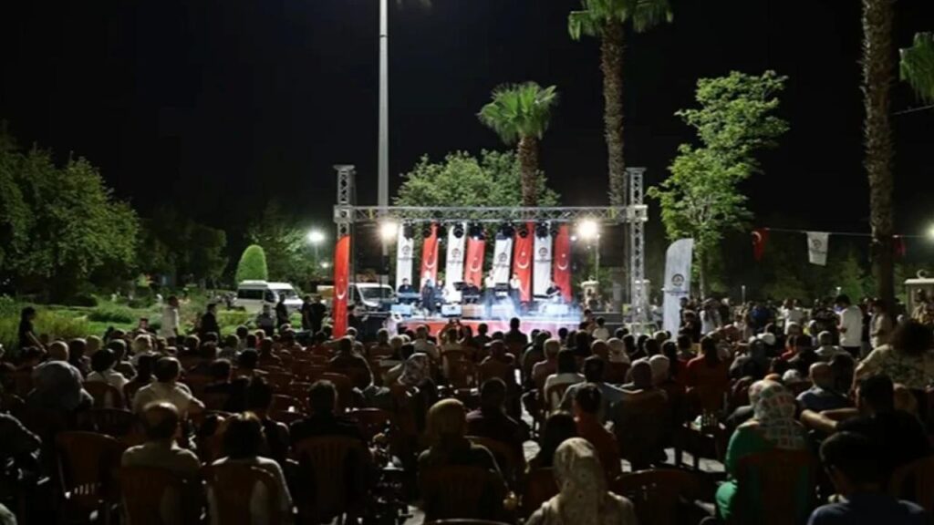 Denizli’nin akşamları yaz konserleri ile şenleniyor