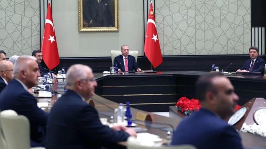 Kabine yoğun gündemle toplanıyor