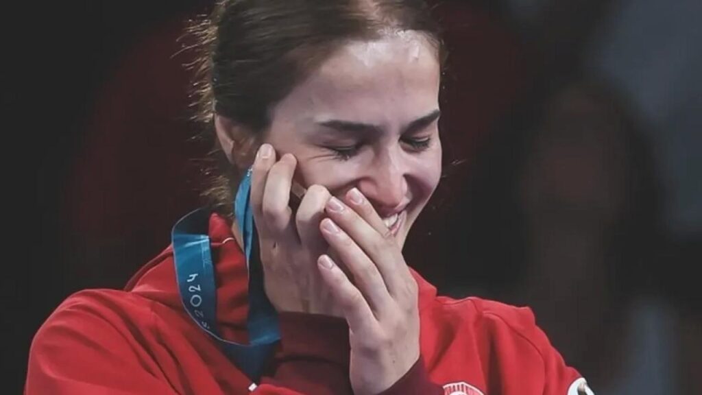 Paris 2024’teki ilk güreş madalyamızı Buse Tosun Çavuşoğlu kazandı